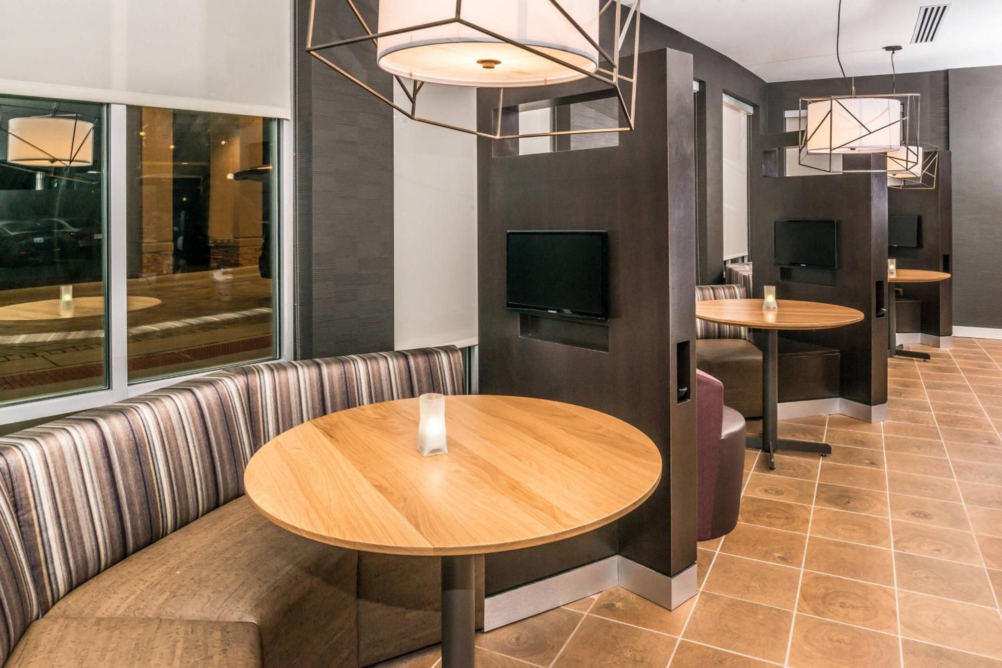 Courtyard By Marriott Detroit Farmington Otel Farmington Hills Dış mekan fotoğraf
