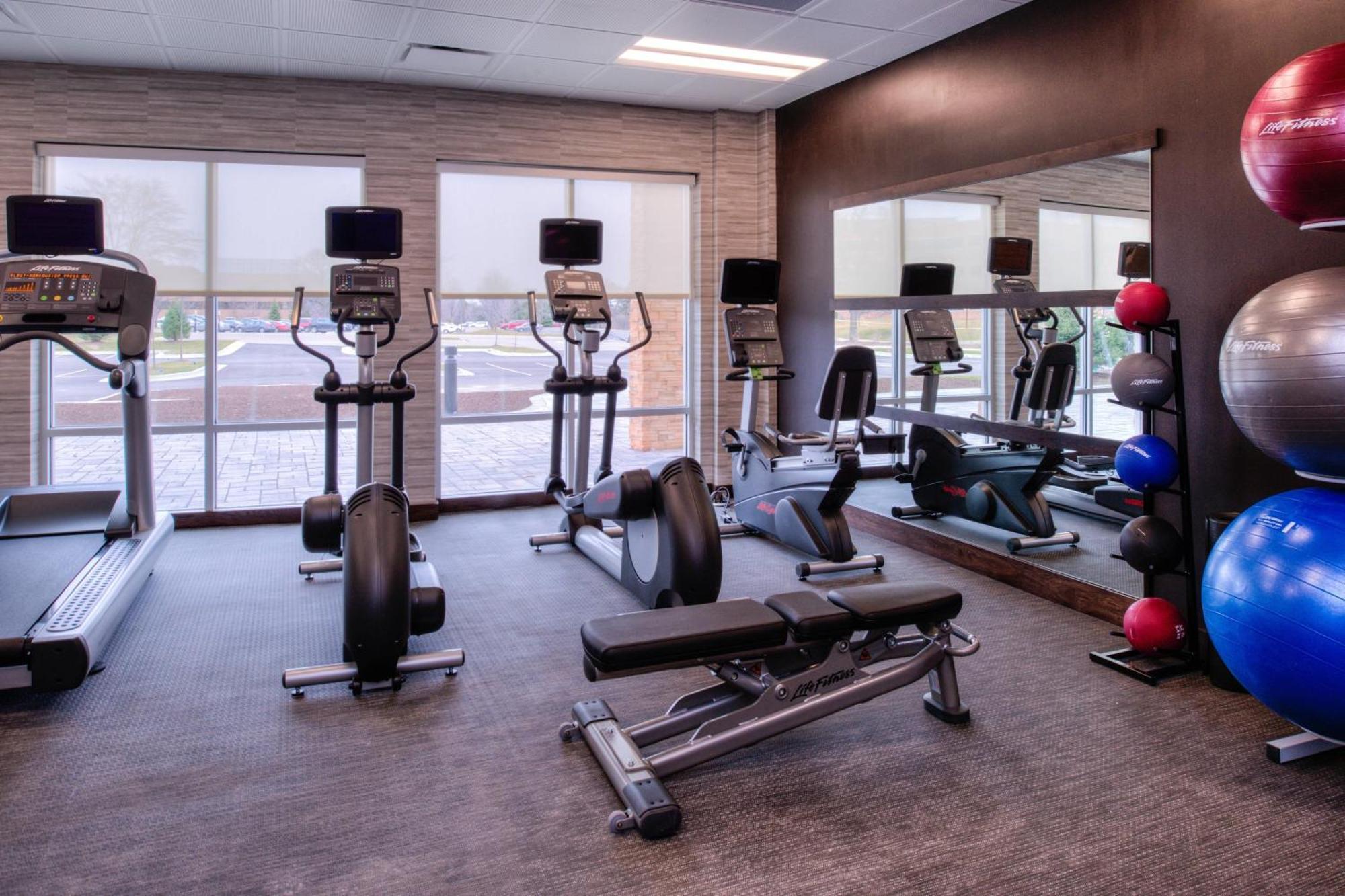 Courtyard By Marriott Detroit Farmington Otel Farmington Hills Dış mekan fotoğraf