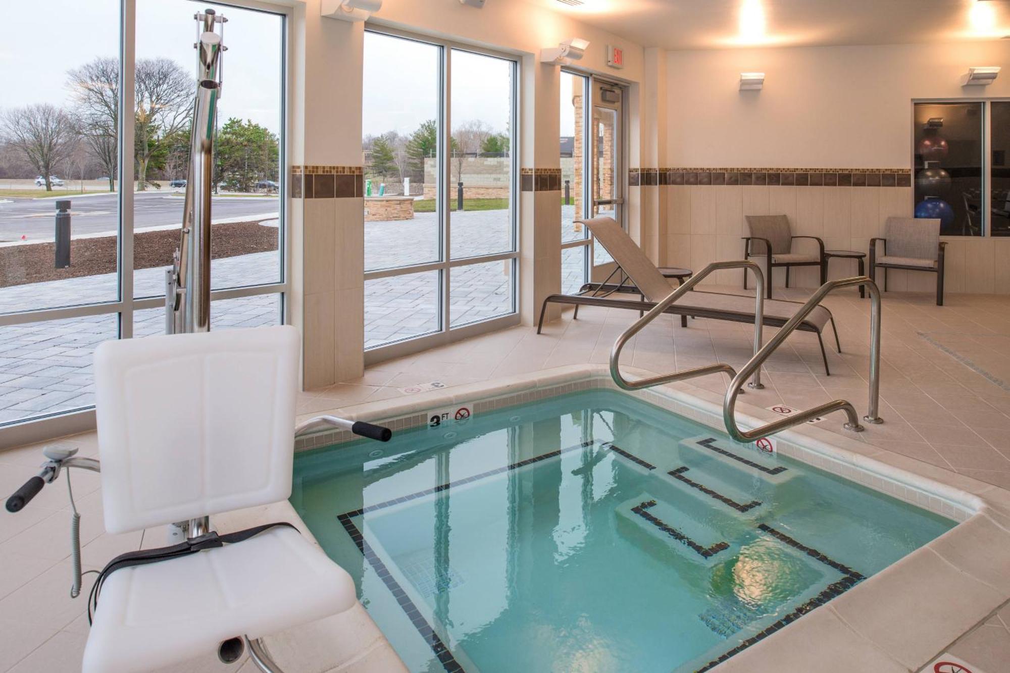 Courtyard By Marriott Detroit Farmington Otel Farmington Hills Dış mekan fotoğraf