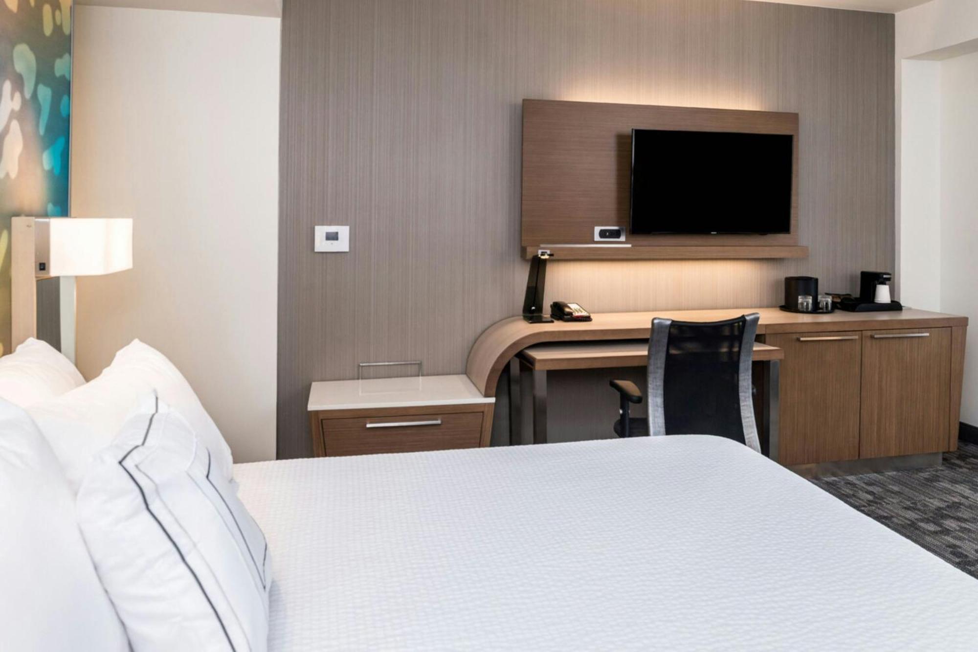 Courtyard By Marriott Detroit Farmington Otel Farmington Hills Dış mekan fotoğraf