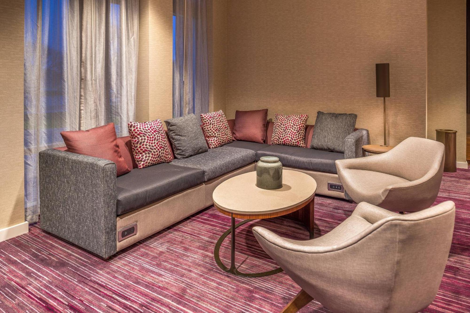 Courtyard By Marriott Detroit Farmington Otel Farmington Hills Dış mekan fotoğraf